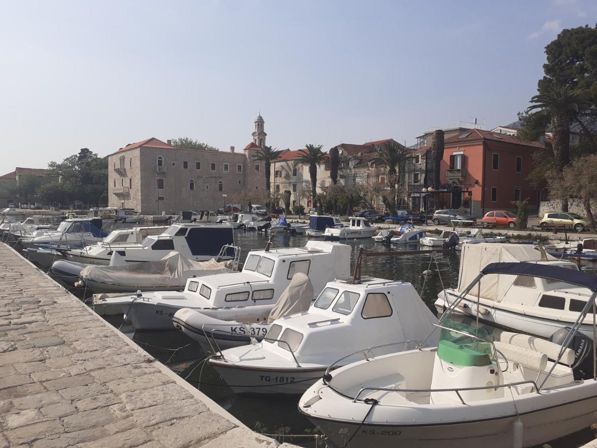 Apartman Teklic Kastela Luaran gambar