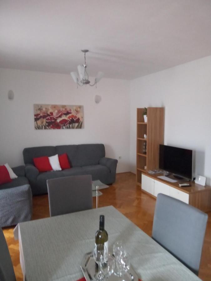 Apartman Teklic Kastela Luaran gambar