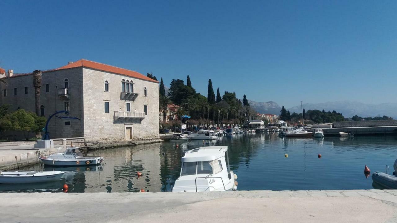 Apartman Teklic Kastela Luaran gambar
