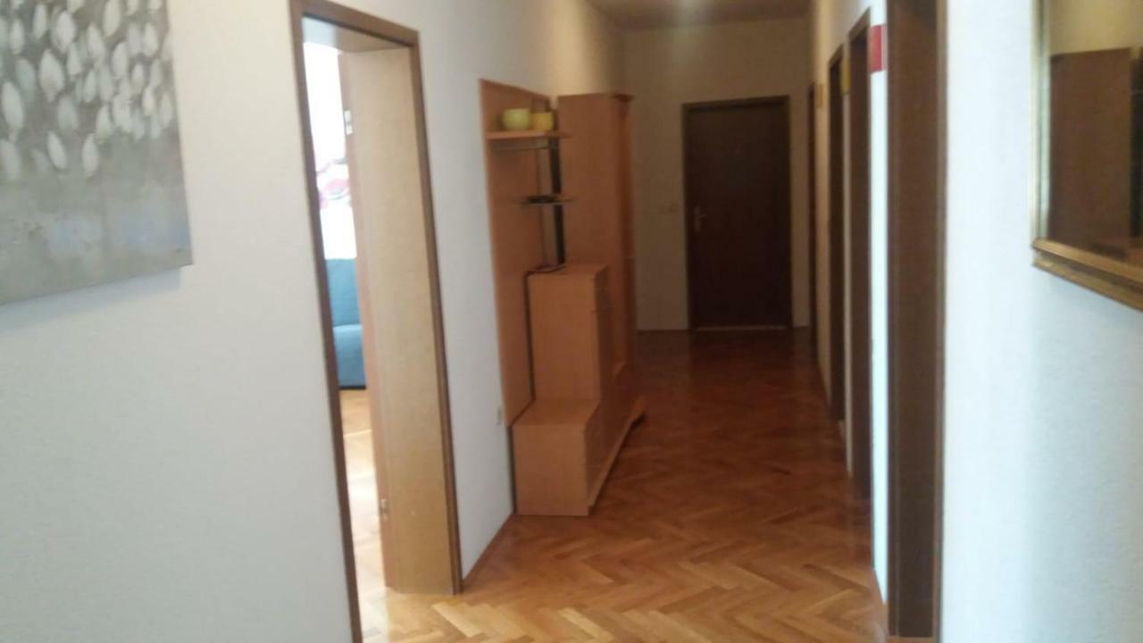 Apartman Teklic Kastela Luaran gambar