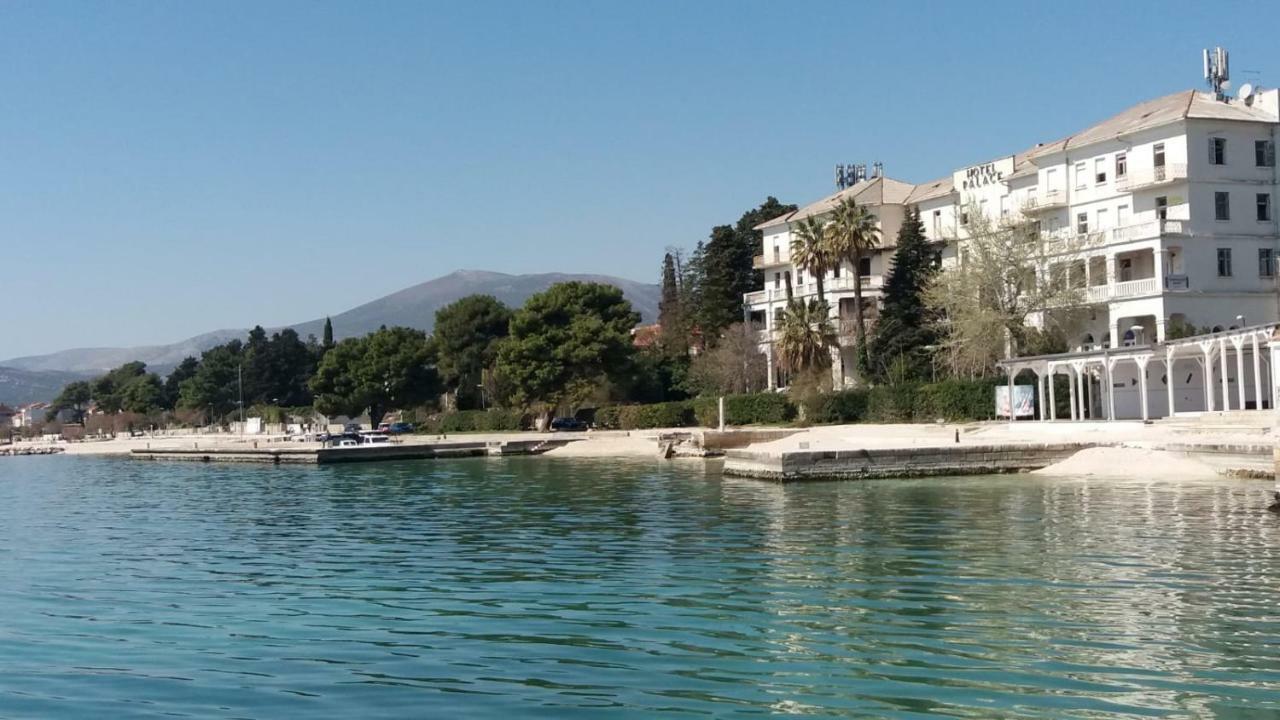 Apartman Teklic Kastela Luaran gambar