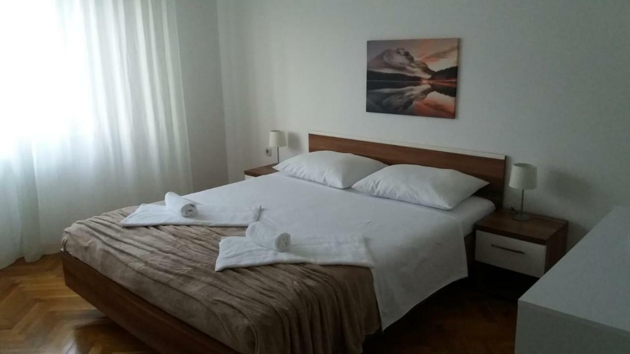 Apartman Teklic Kastela Luaran gambar