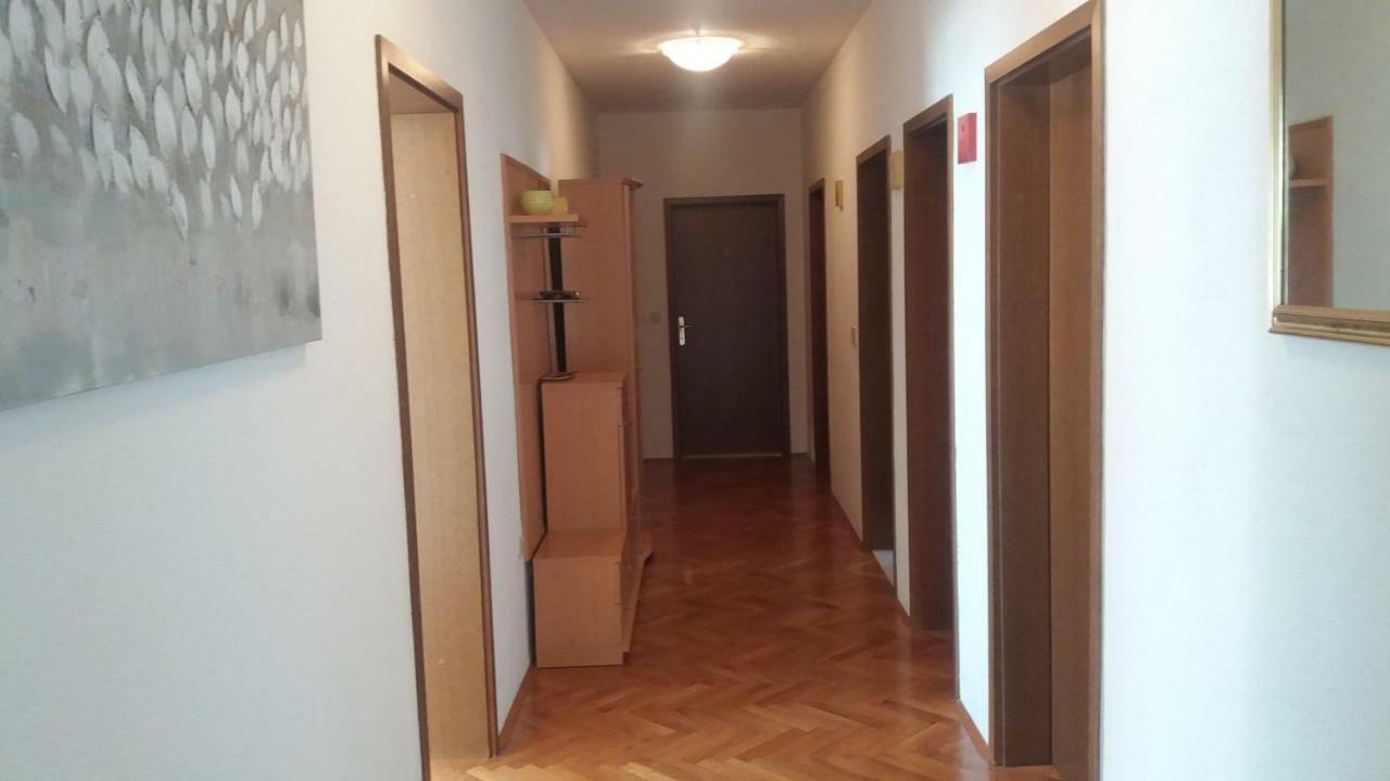 Apartman Teklic Kastela Luaran gambar