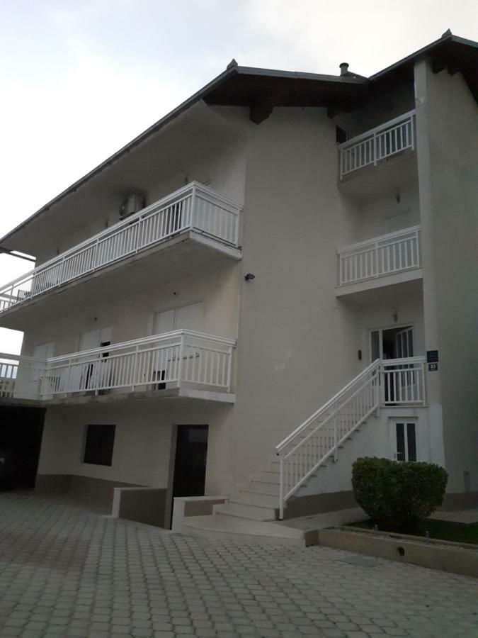 Apartman Teklic Kastela Luaran gambar